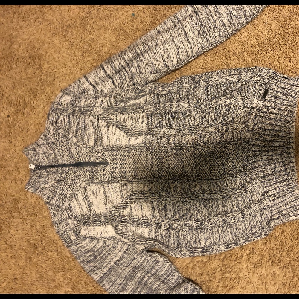 Sweater- buckle JB Hall